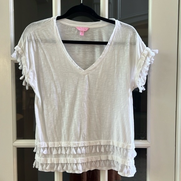 🦩🌴Lilly Pulitzer Daley Tassel Short Sleeve V-neck t-shirt worn once EUC🦩 - Picture 1 of 11